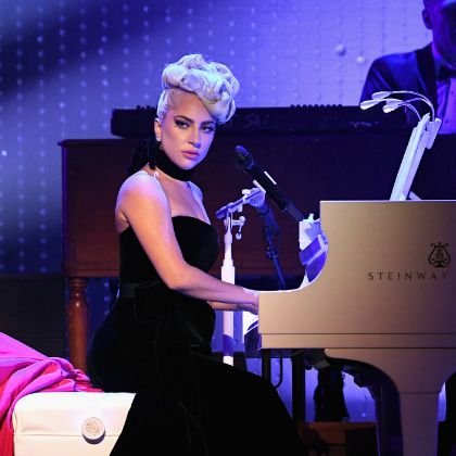 https://www.steinway.com/news/news-clippings/lady-gaga-las-vegas